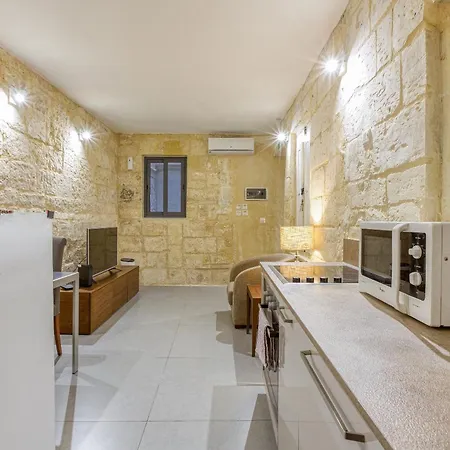 Cosy 1br In The Heart Of Vibrant By 360 Estates Apartamento Valeta