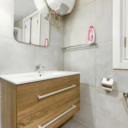 Cosy 1br In The Heart Of Vibrant By 360 Estates