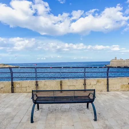 Cosy 1br In The Heart Of Vibrant By 360 Estates Valletta