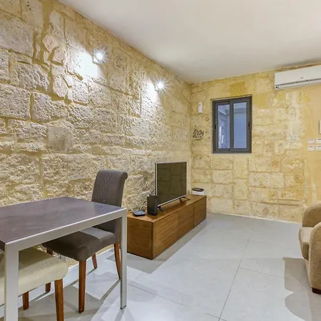 Cosy 1br In The Heart Of Vibrant By 360 Estates Valletta
