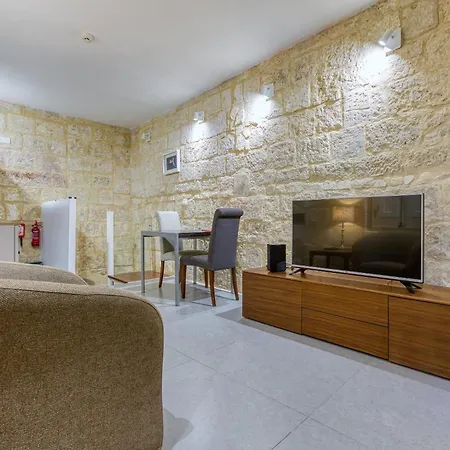 Cosy 1br In The Heart Of Vibrant By 360 Estates * Valletta